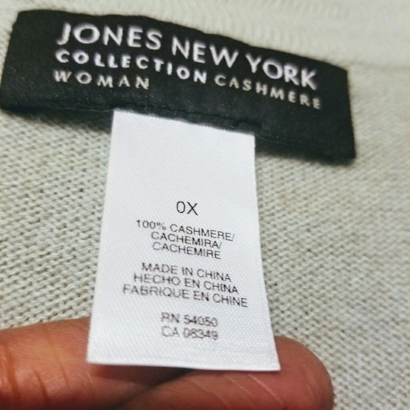 Jones New York | Women's 100% V-Neck Cashmere Sweater (Size 0X) - Picture 2 of 8